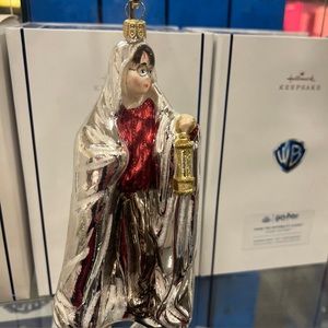Hallmark Keepsake Christmas Ornament 2023 Harry Potter Using Invisibility Cloak